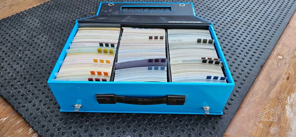 General Paint Colour Swatch Case - photo 2