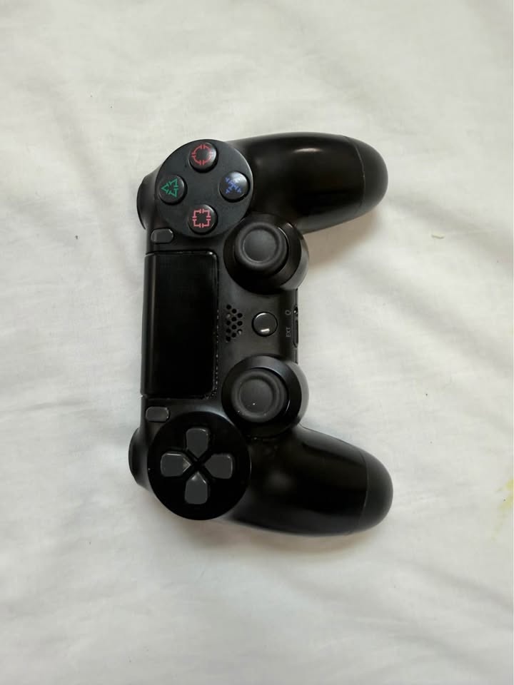 PS4 Console with 2 Wireless Controllers - photo 3