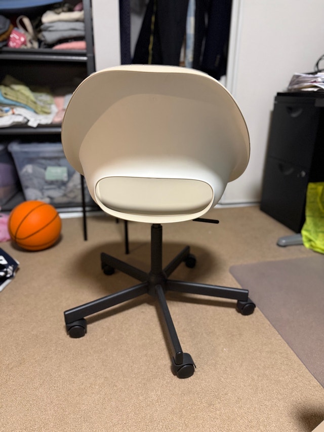 IKEA Cream Swivel Desk Chair - Used (Like New) - photo 2