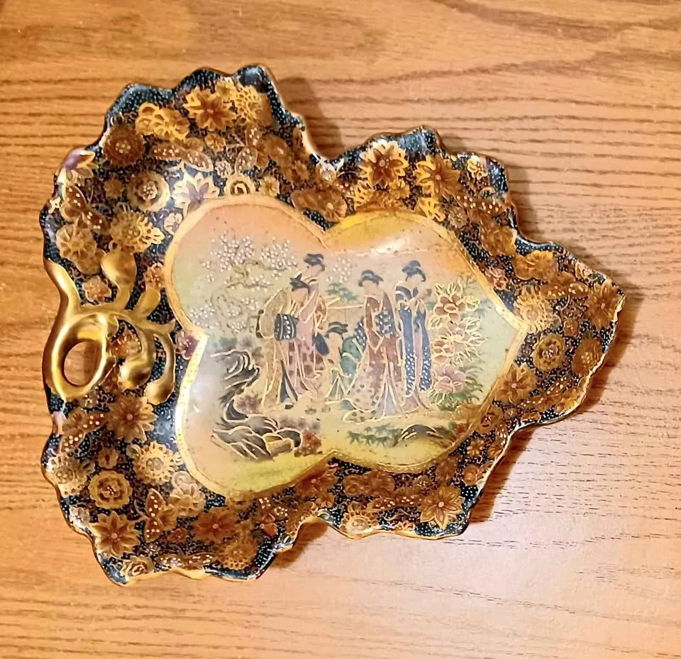 Vtg Satsuma Moriage Crackled Porcelain Bonboniere thumbnail