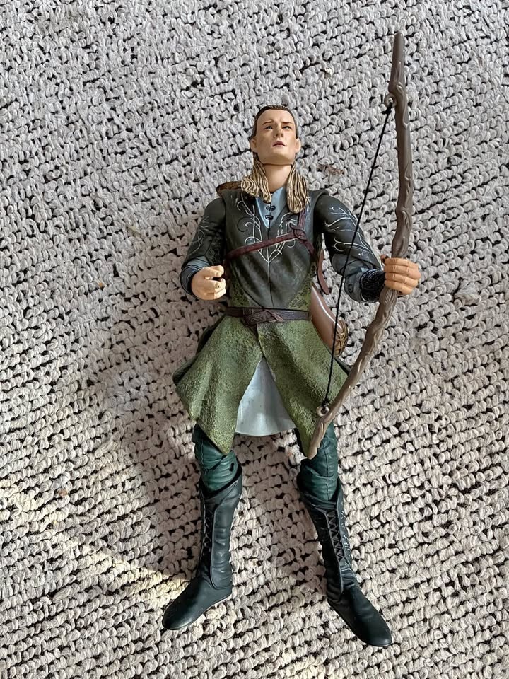2002-2003 Toy Biz Lord of the Rings Legolas Figure