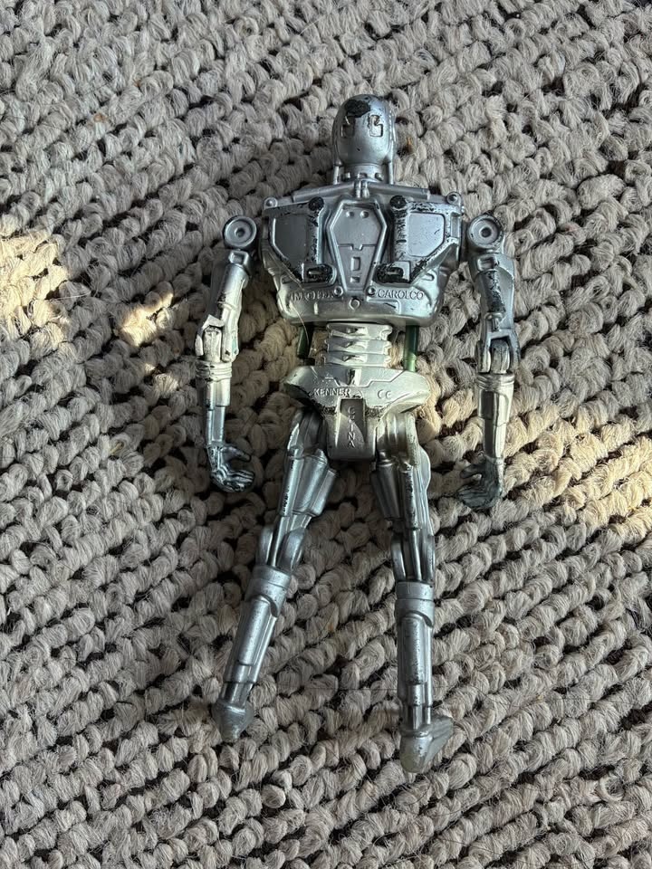 1991 Kenner Terminator 2 Techno-Punch Terminator Figure - photo 2