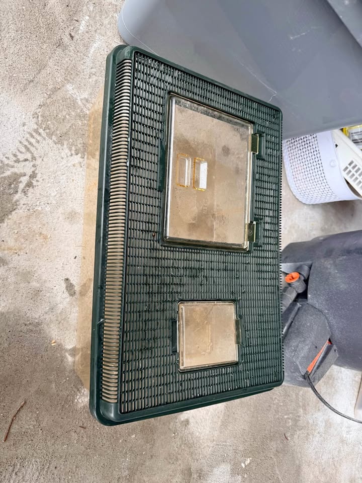 Plastic Pet Carrier Habitat