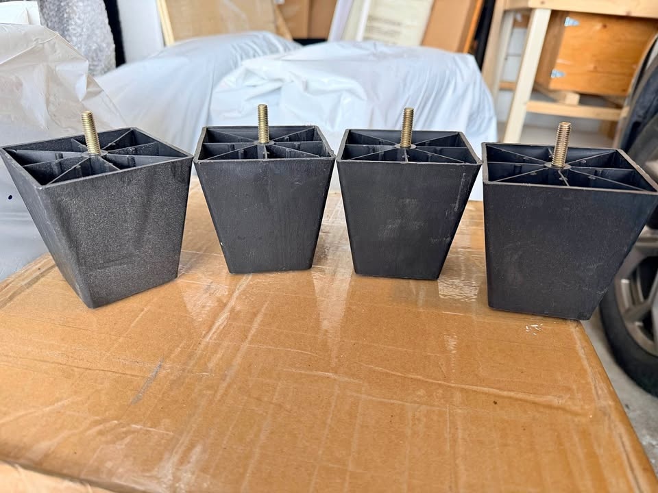 4 Black plastic Furniture Legs w/ Bolts