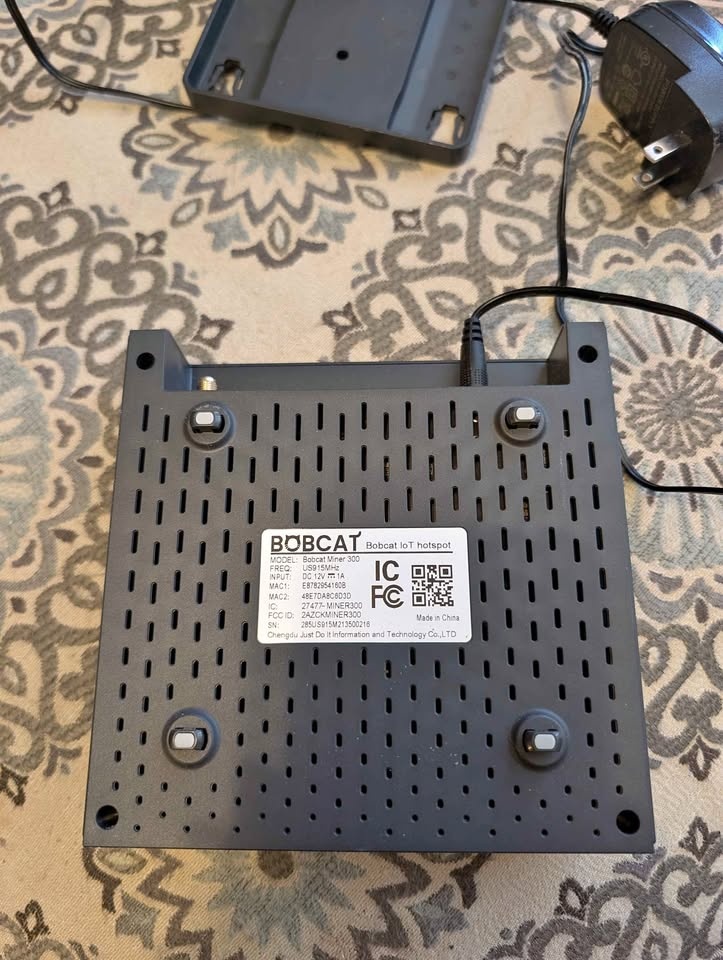 Bobcat Miner 300 – SOLD AS-IS for Parts/Hobbyist (915 MHz)