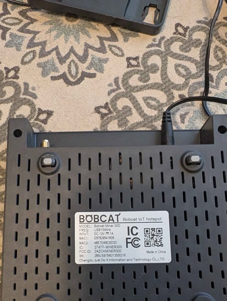 Bobcat Miner 300 – SOLD AS-IS for Parts/Hobbyist (915 MHz) - photo 2