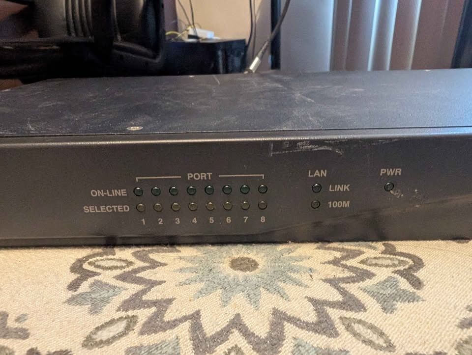 Avocent DSR1021 8-Port KVM over IP Switch - photo 4