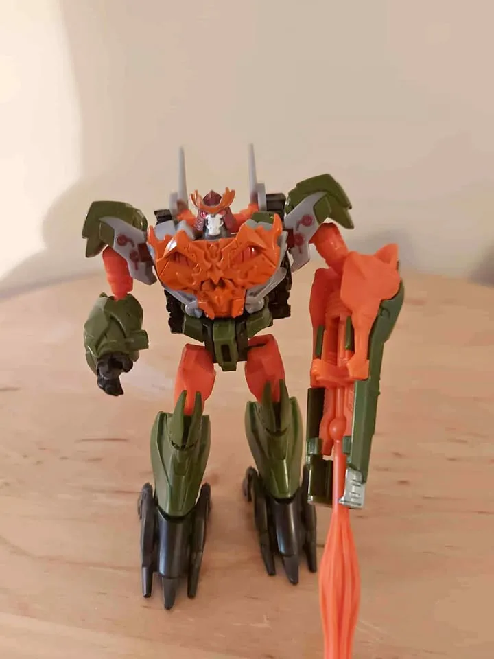 Transformers Cyberverse Commanders Bludgeon thumbnail
