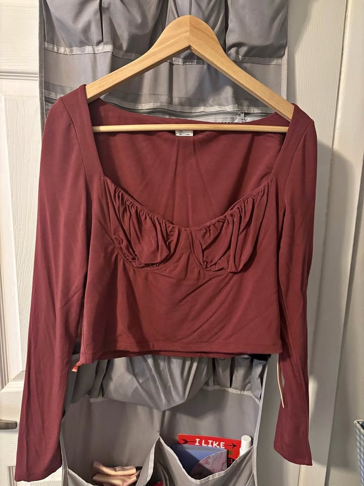 Wilfred Burgundy Square Neck Ruched Bustier Long Sleeve Crop Top
