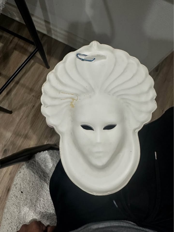 Elegant Decorative Wall Mask – Venetian Style (ready to hang) - photo 5