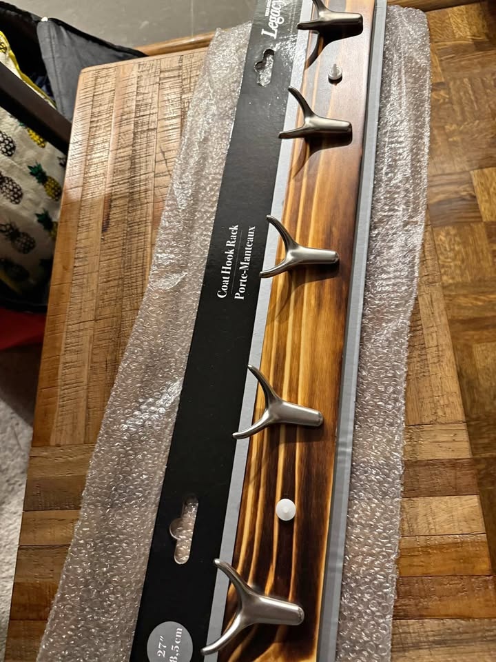 Wall hanger