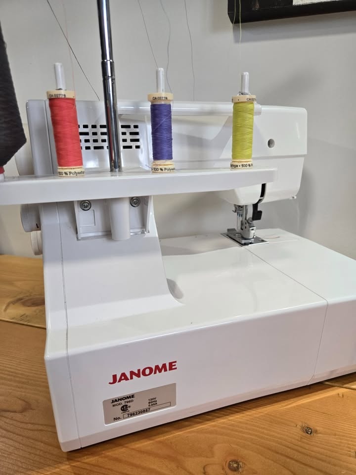 Janome CoverPro 2000CPX Coverstitch Machine - photo 3