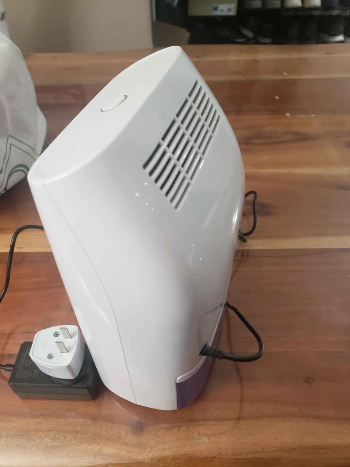 Dehumidifier ideal for washroom - photo 2