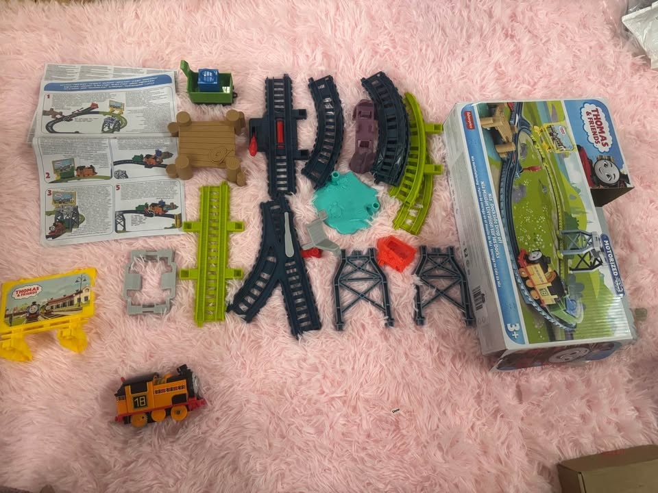 Thomas the Train - Motorized Dockside Drop Off - photo 5