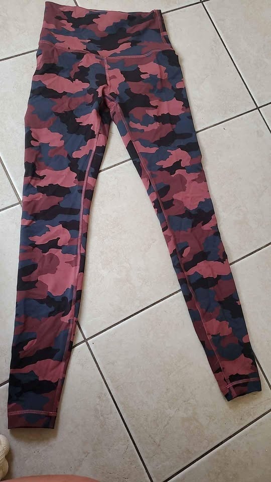 Brand new Lululemon wonder under tights size 2