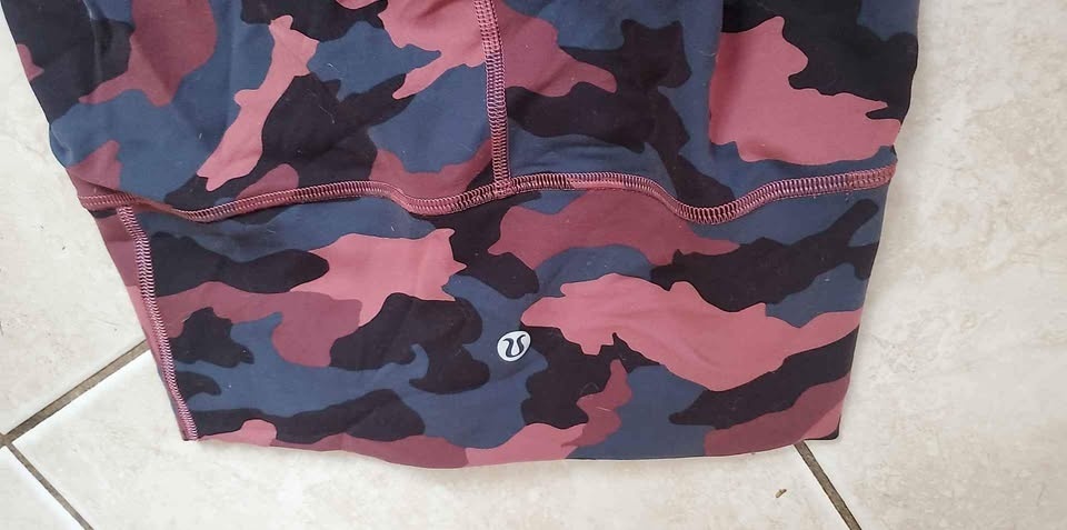 Brand new Lululemon wonder under tights size 2 - photo 2