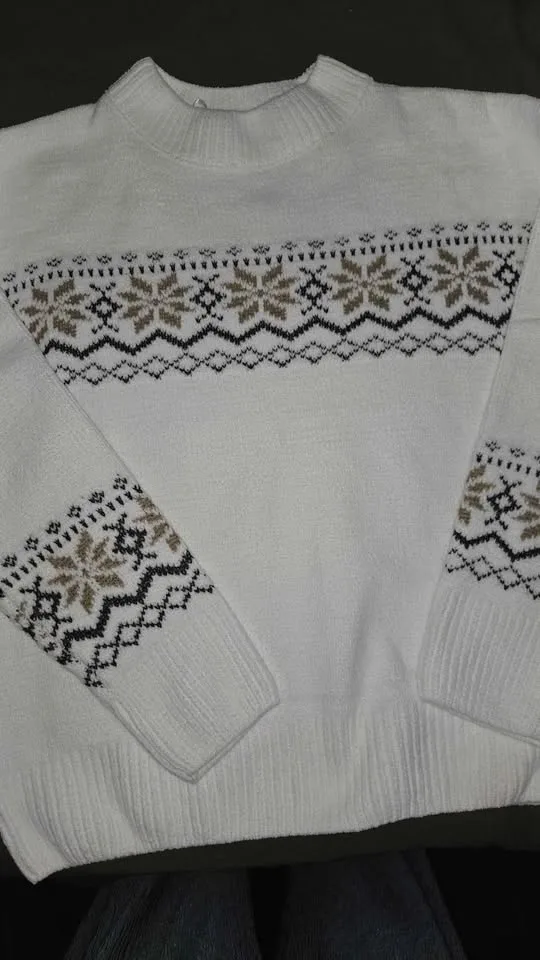 Suzy Sweater Brand New image indicator(2)