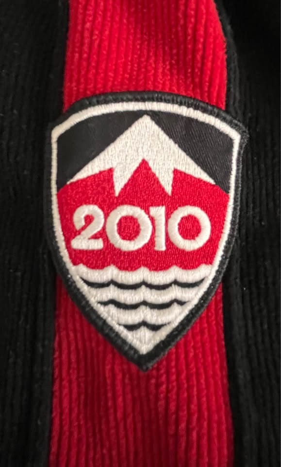Vancouver Olympics 2010 Hudson's Bay 1/4 Zip Sweater Youth 14/16 - photo 3