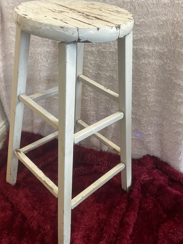 Vintage Rustic High Top Stool 30” - photo 3