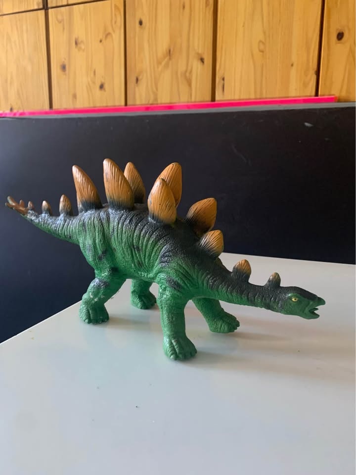 Toys r us stegosaurus - photo 2