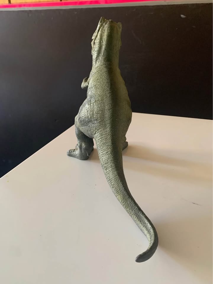 T. rex toys r us - photo 4