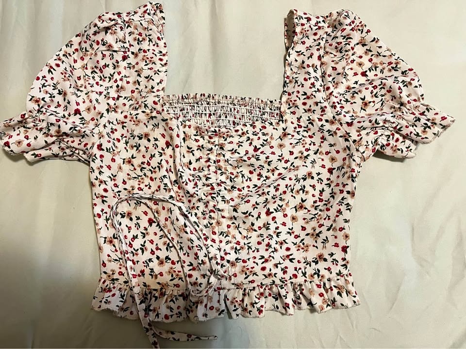 Shein Colorful Crop Top – Size S – Adjustable Waist – Like New