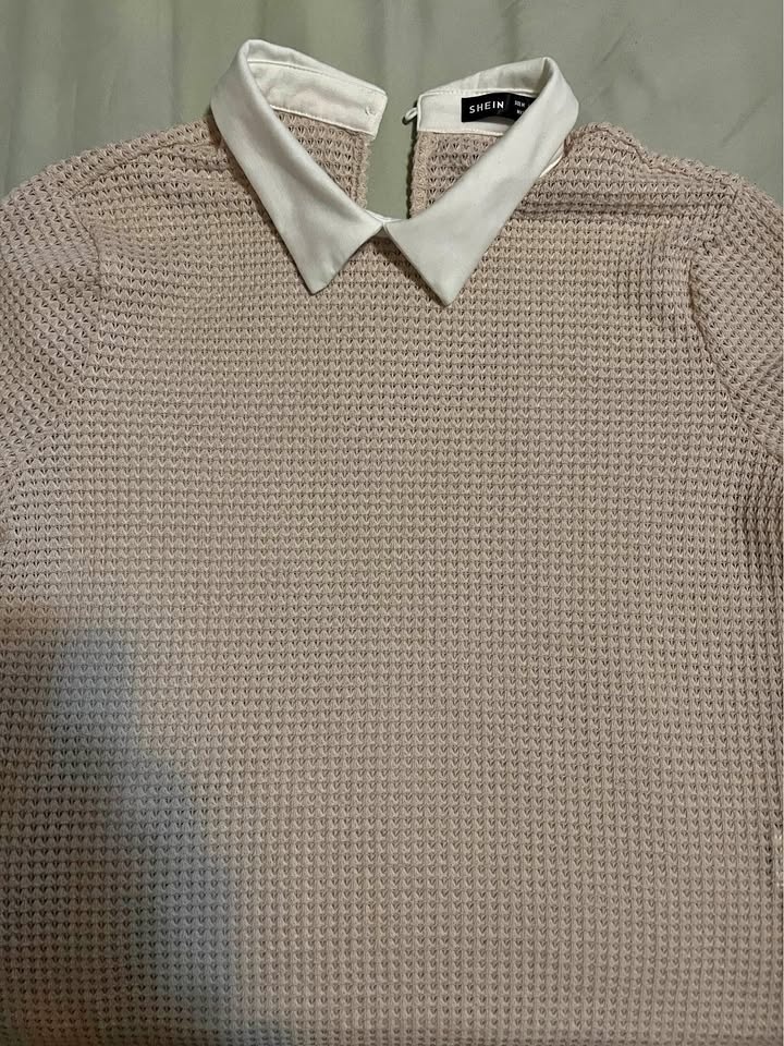 Shein Cream Knit Top with White Collar – Size S – Like New