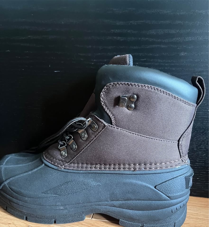 Never Worn Winter Boots – Waterproof Snow Boots size 8 - photo 2