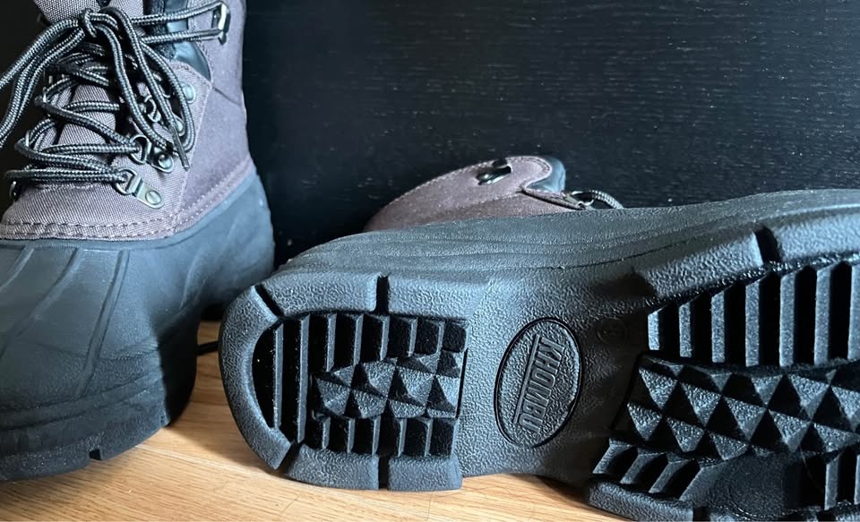 Never Worn Winter Boots – Waterproof Snow Boots size 8 - photo 4