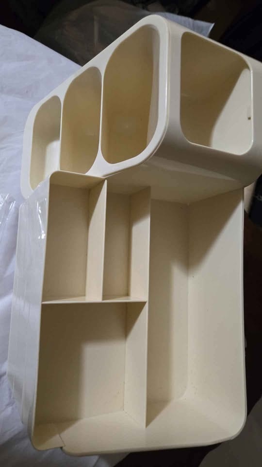 Bathroom storage - photo 2
