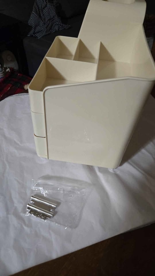 Bathroom storage - photo 4