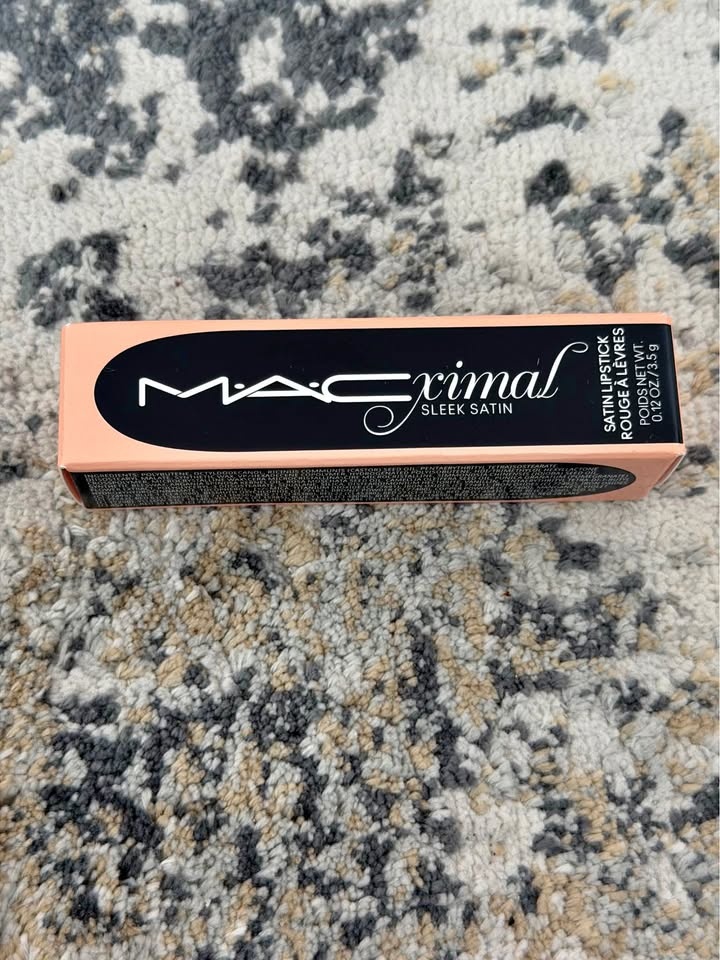 MAC Cosmetics M-A•Cximal Sleek Satin Lipstick (Creme De Nude)
