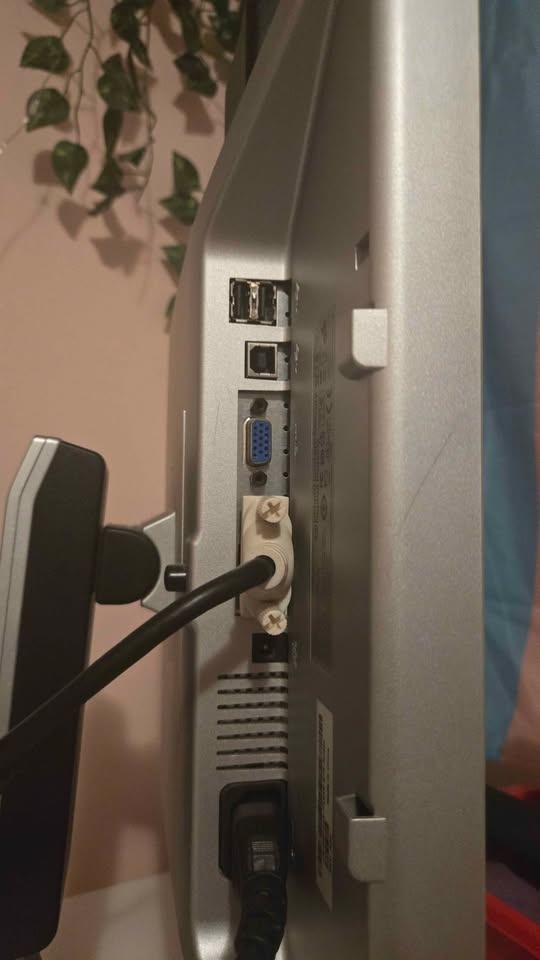 Retro 19inch Dell Monitor - photo 2