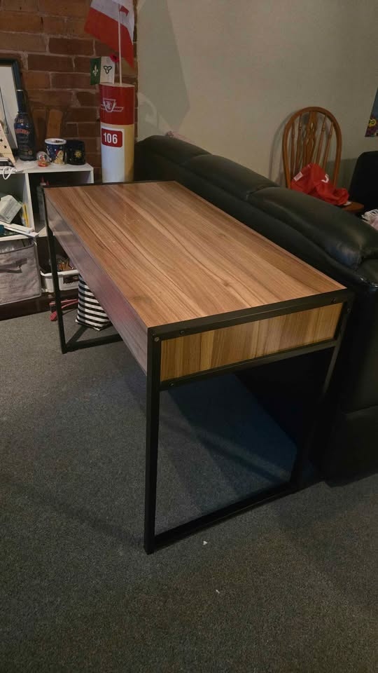 Large wooden desk with drawers - photo 2