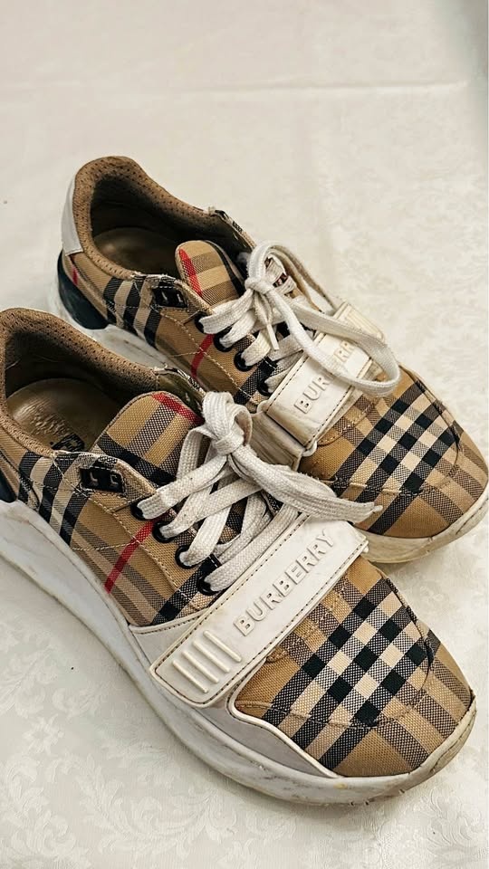 Burberry Sneakers