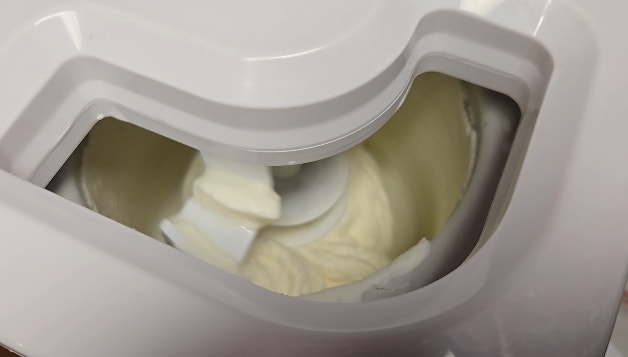 Cuisinart Soft Serve Ice Cream Maker - photo 3