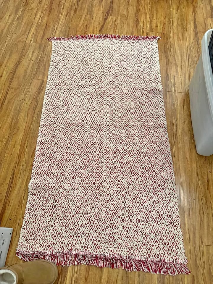 Discontinued Red Ikea rokkar red rug