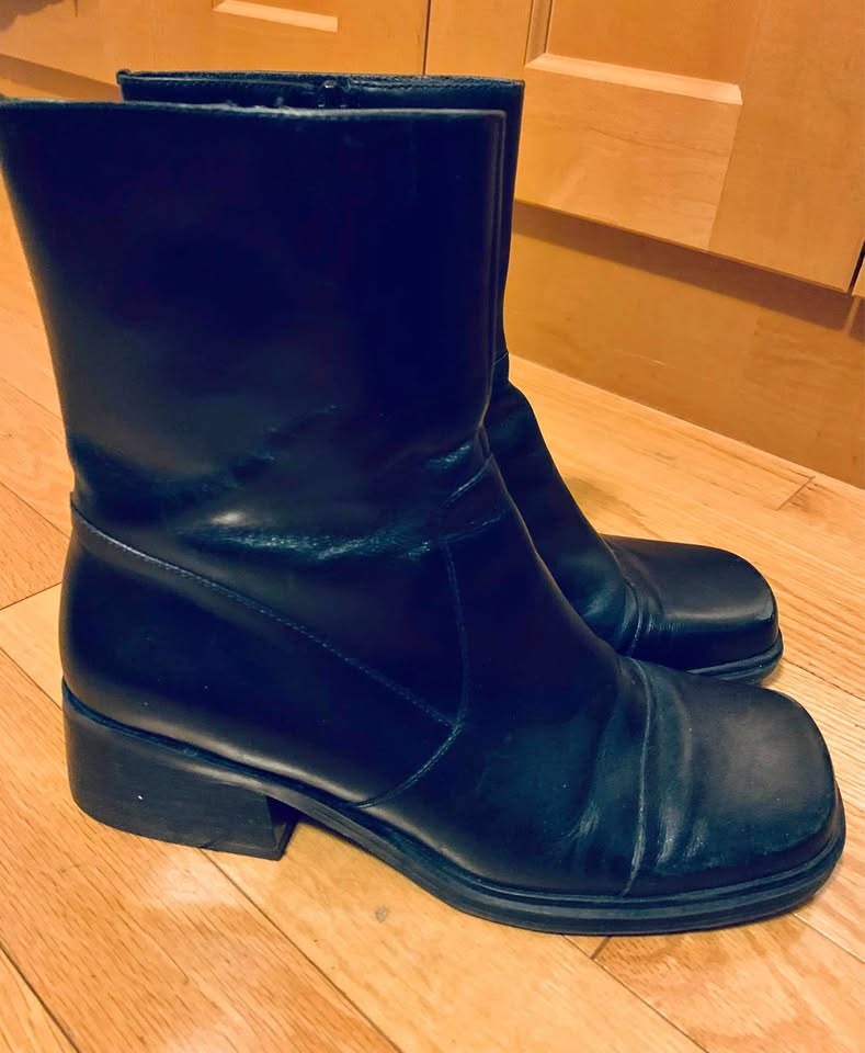 Women’s Boots 7.5M