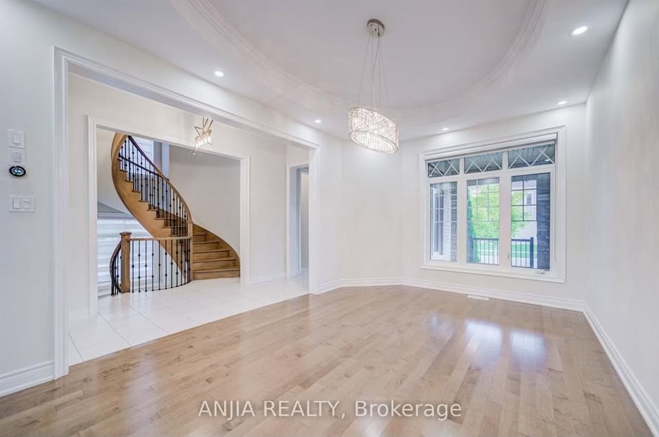 4 Beds 5 Baths House - photo 2