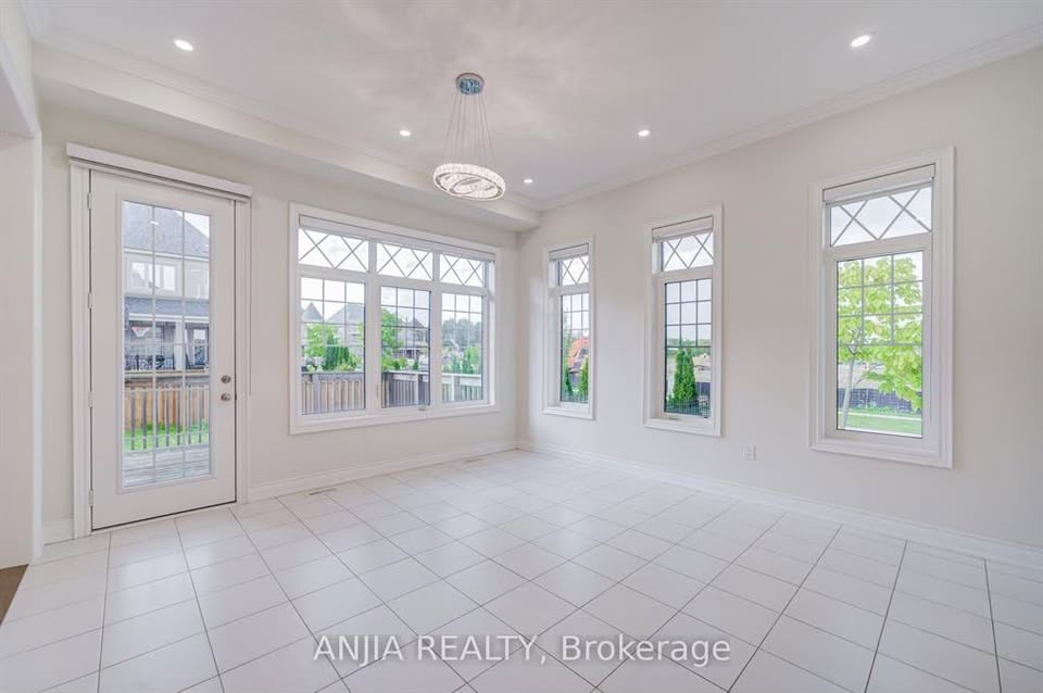 4 Beds 5 Baths House - photo 4