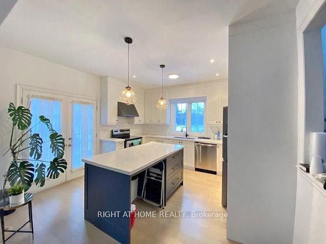 4 Beds 4 Baths Townhouse