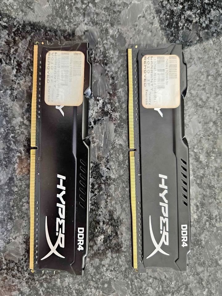 2x8 GB DDR4 RAM