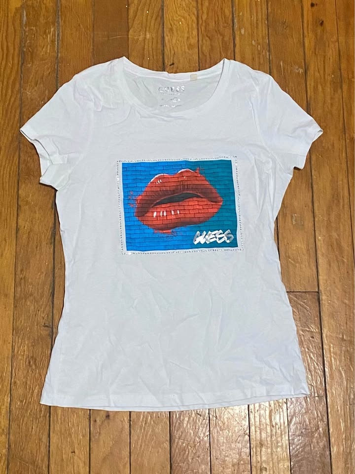 Y2K Guess Rhinestone Graphic Kiss Shirt