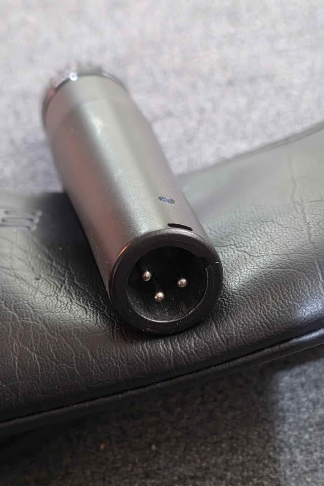 Shure SM57 Microphone - photo 2