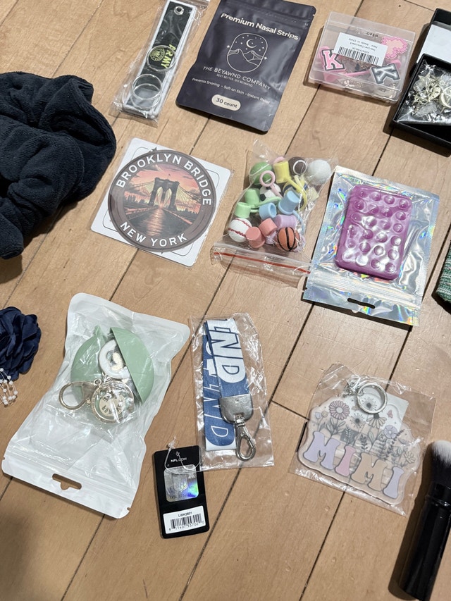 Assorted Items - photo 3