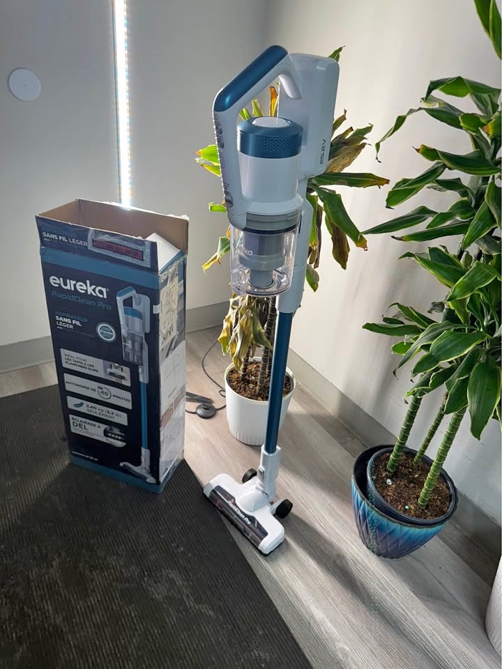 Eureka RapidClean Pro Cordless Vacuum - Like New