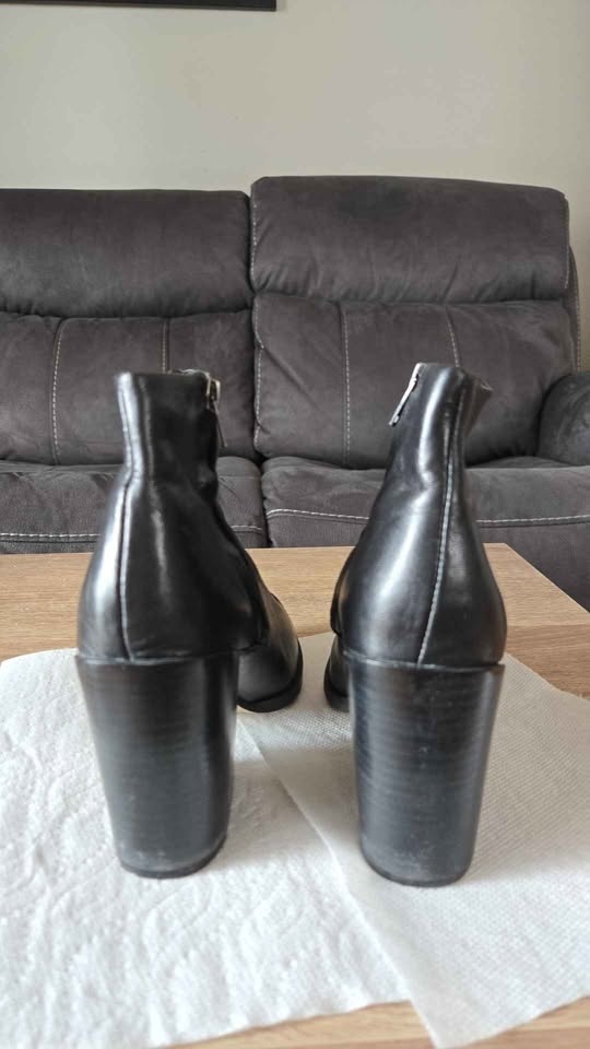Black Ankle Boots with Block Heel - Dolce Vita Size 8 - photo 2