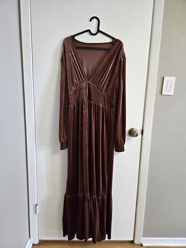 Velvet long dress. Size XL