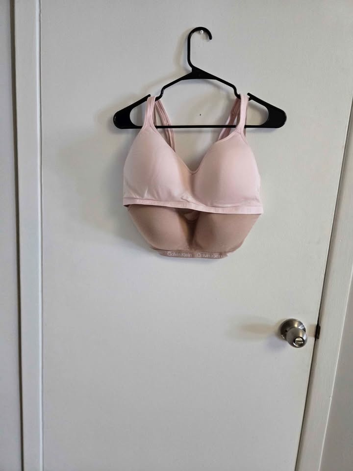 Calvin Klein 2 Cotton Bras. Size X Brand new, no box - photo 2