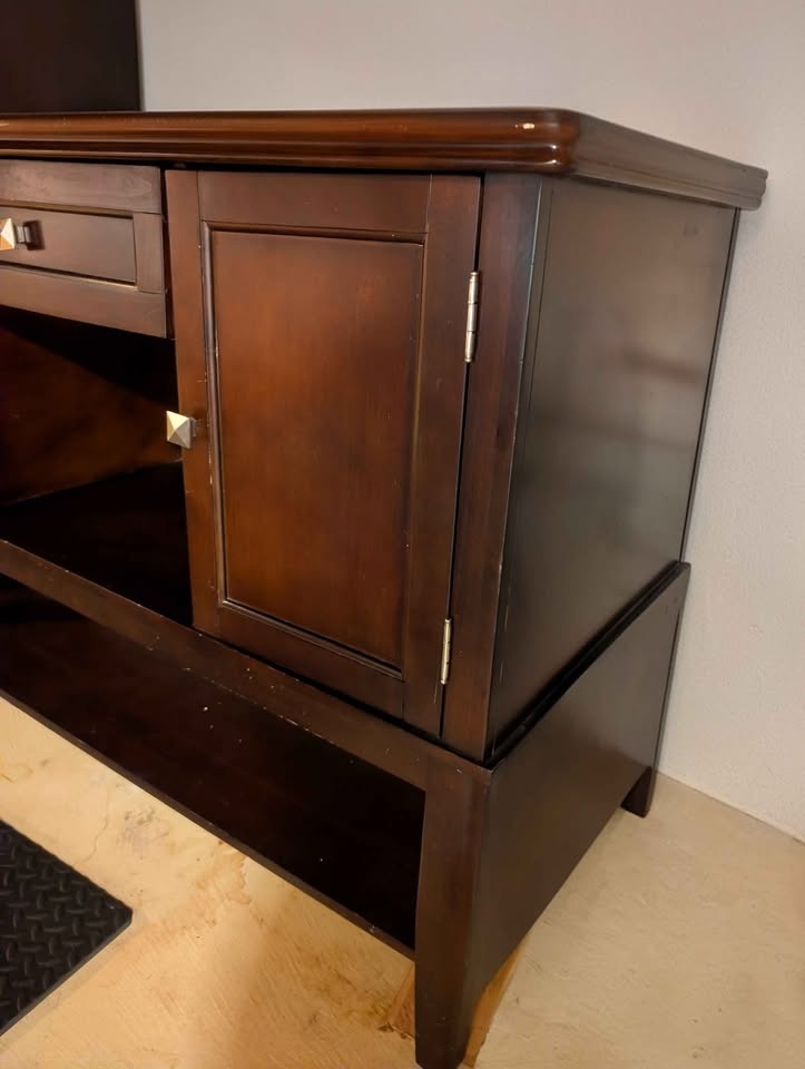 Dinning room hutch - photo 2